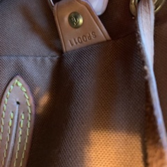 LOUIS VUITTON Montsouris Monogram pm Backpack - Picture 8 of 8